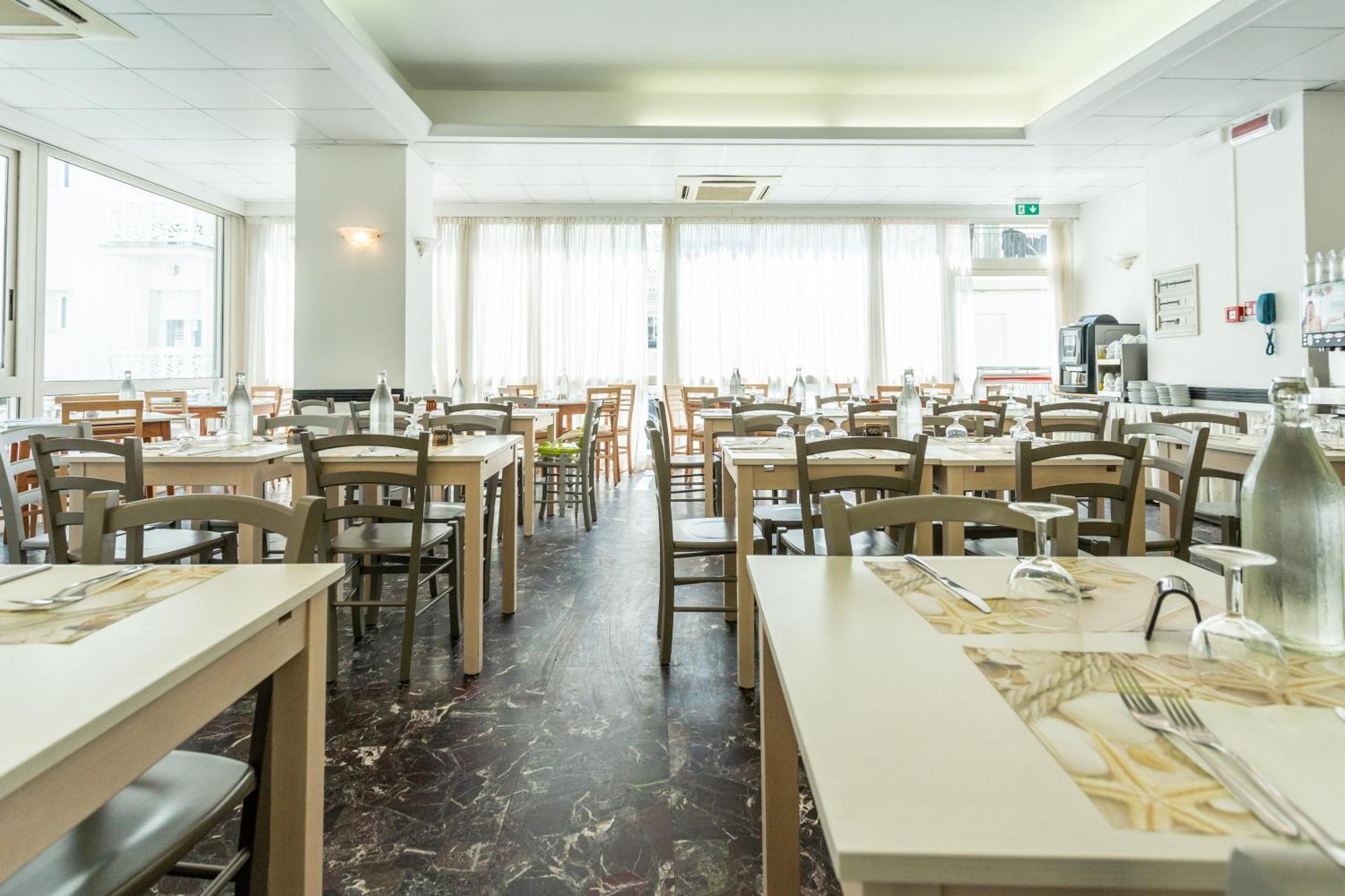 Hotel Aiglon Rimini Eksteriør bilde