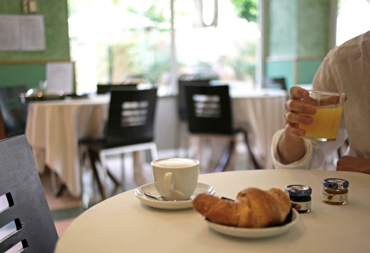 Hotel Aiglon Rimini Eksteriør bilde
